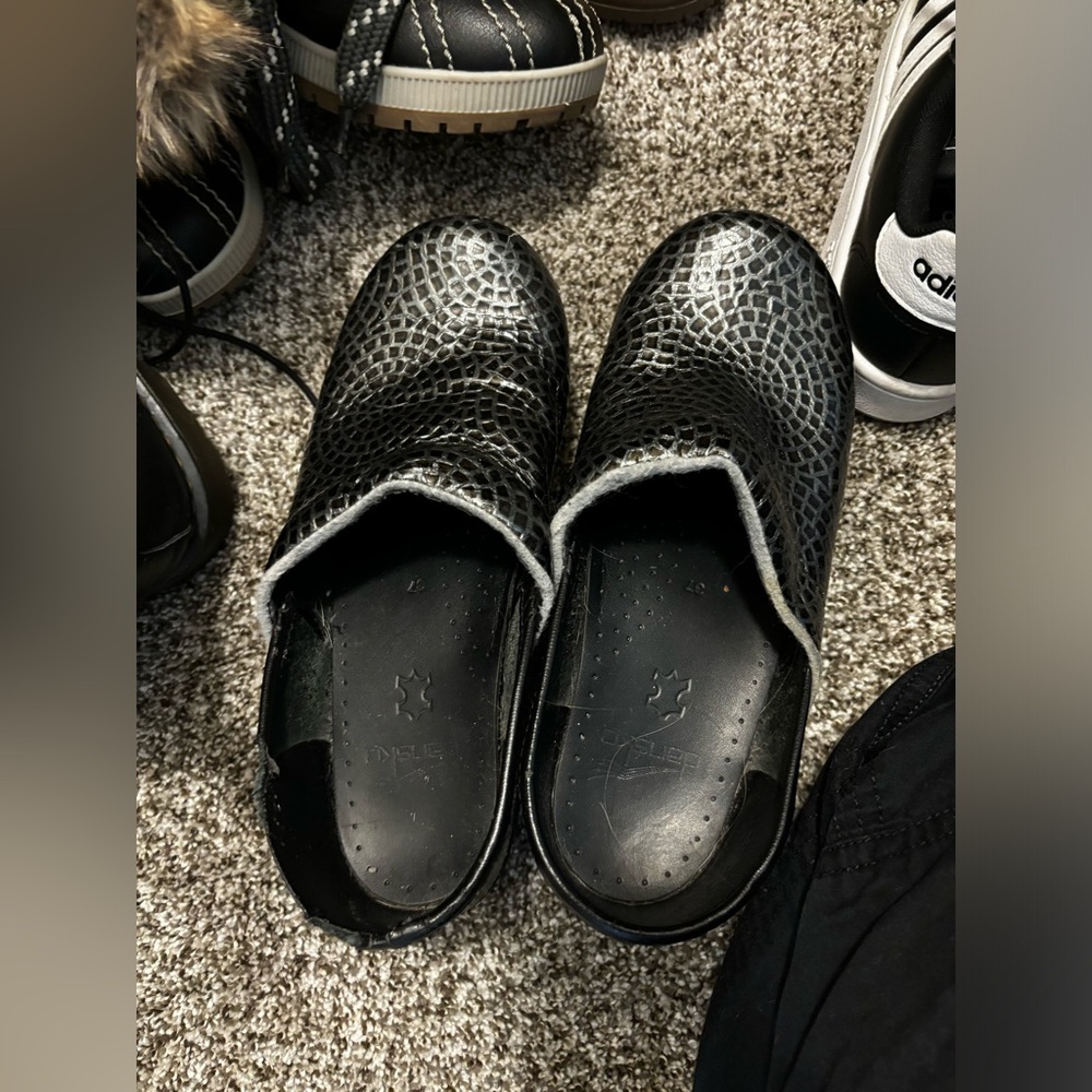 Danskos size 6 women’s
